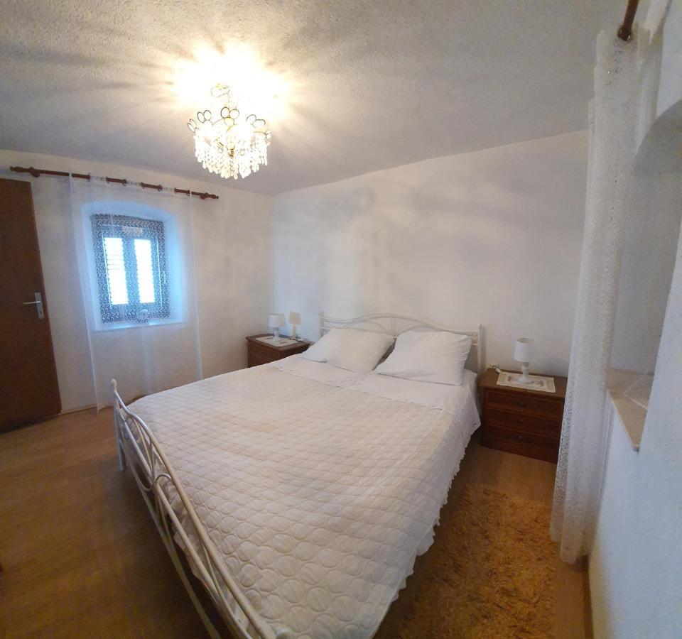 Apartment Dvorac *