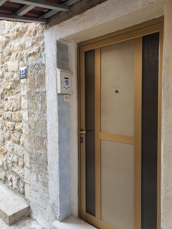 Apartment Dvorac *
